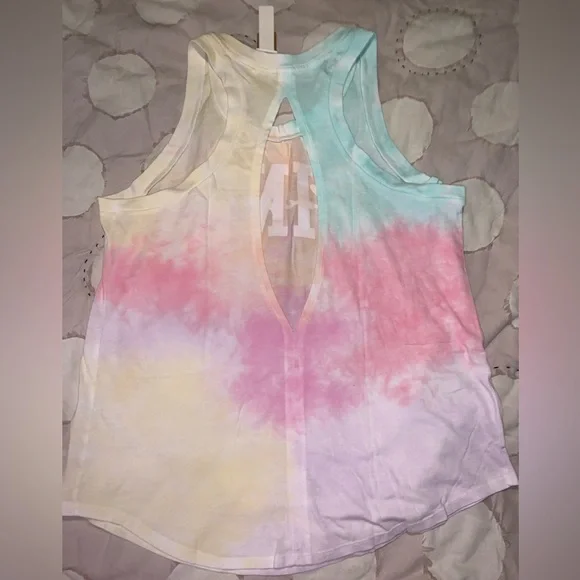 VS Pink Freya Tie Dye 2-Piece SET Tank Top & Matching Tie Dye Boyfriend Shorts - Picture 4 of 8